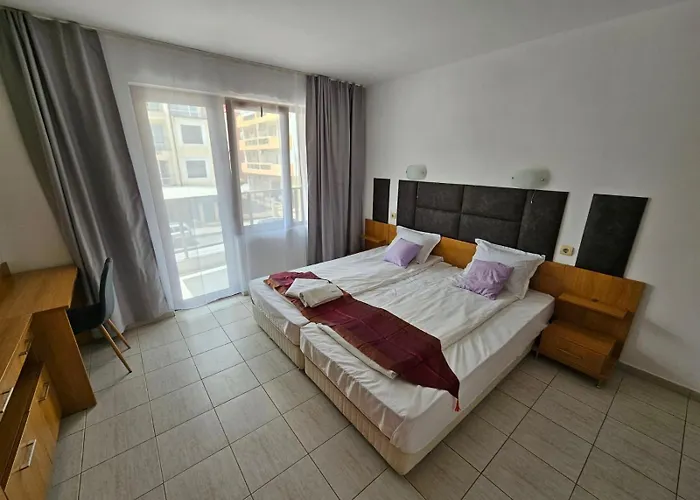 Mirage Family Hotel *